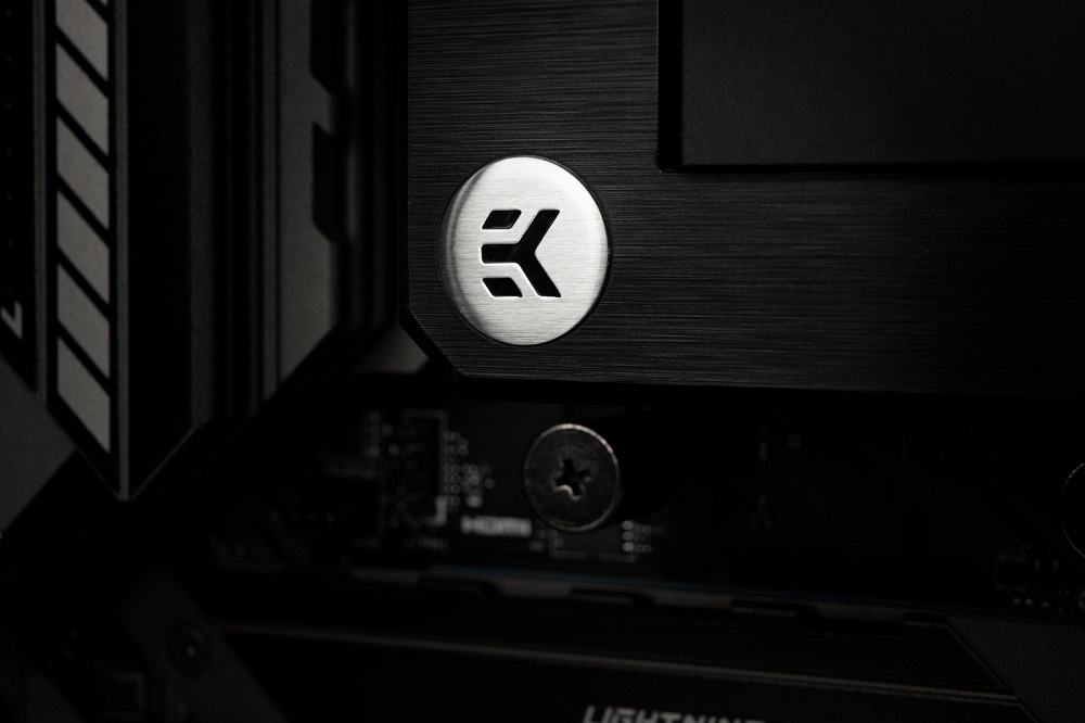 Водно охлаждане за процесор EK-AIO Basic 240 Dark Edition