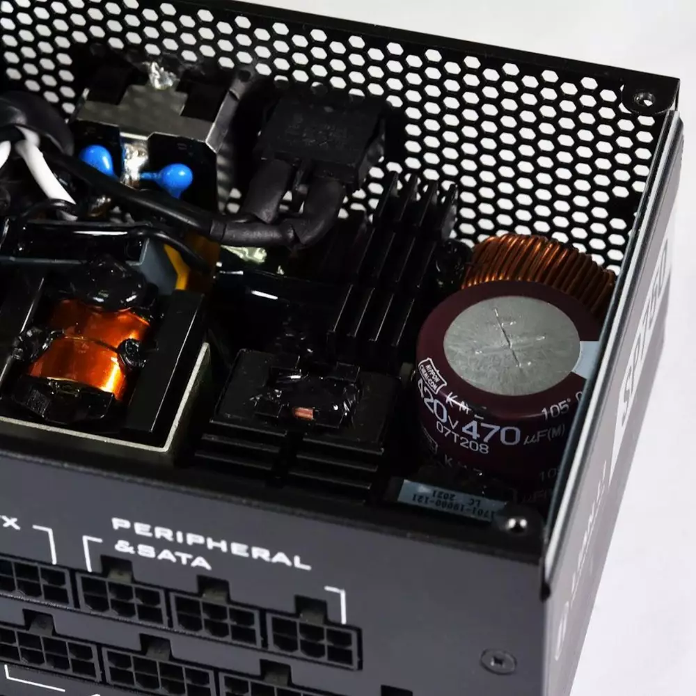 Захранване Lian Li SP750 750W 80 Plus Gold SFX Full Modular