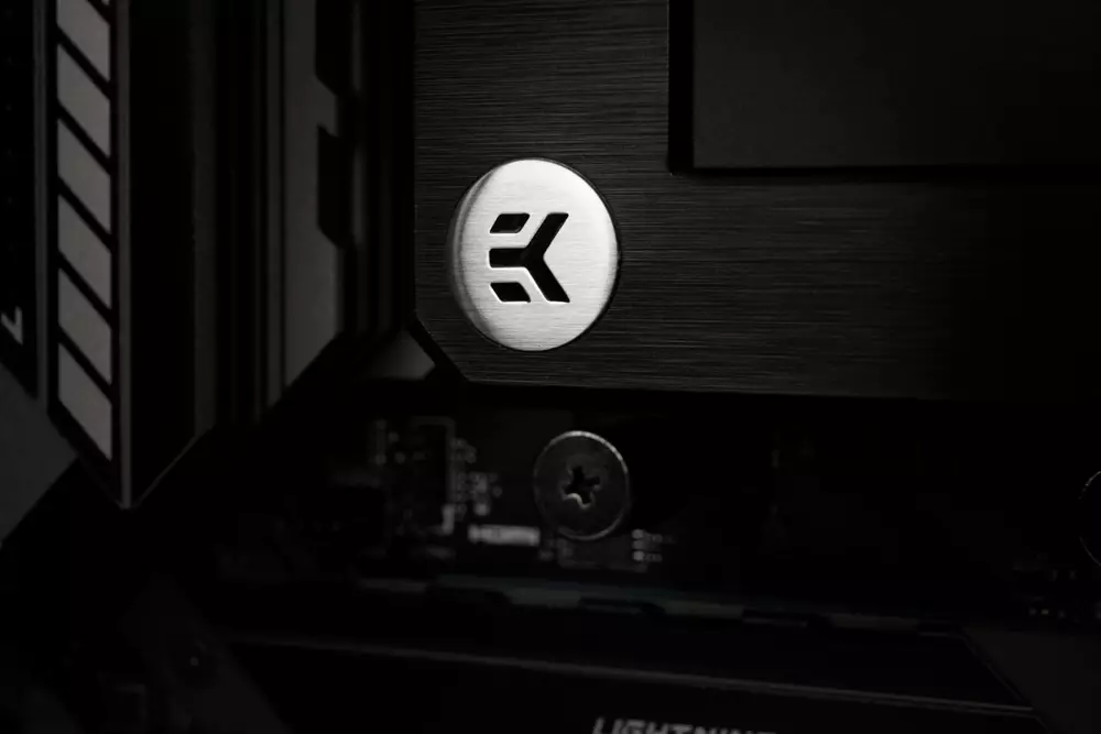 Водно охлаждане за процесор EK-AIO Basic 360