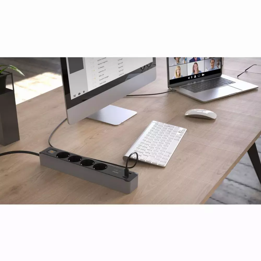 Разклонител Hama, 4-гнезда, USB-C/A 65 W, PD, ключ on/off, 1,4 м, черен/сив