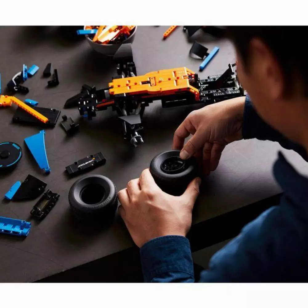 LEGO Technic - McLaren Formula 1 Race Car - 42141