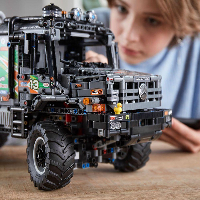 LEGO Technic - 4x4 Mercedes Benz Zetros Offroad-Truck - 42129