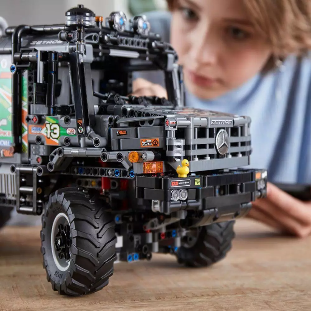 LEGO Technic - 4x4 Mercedes Benz Zetros Offroad-Truck - 42129