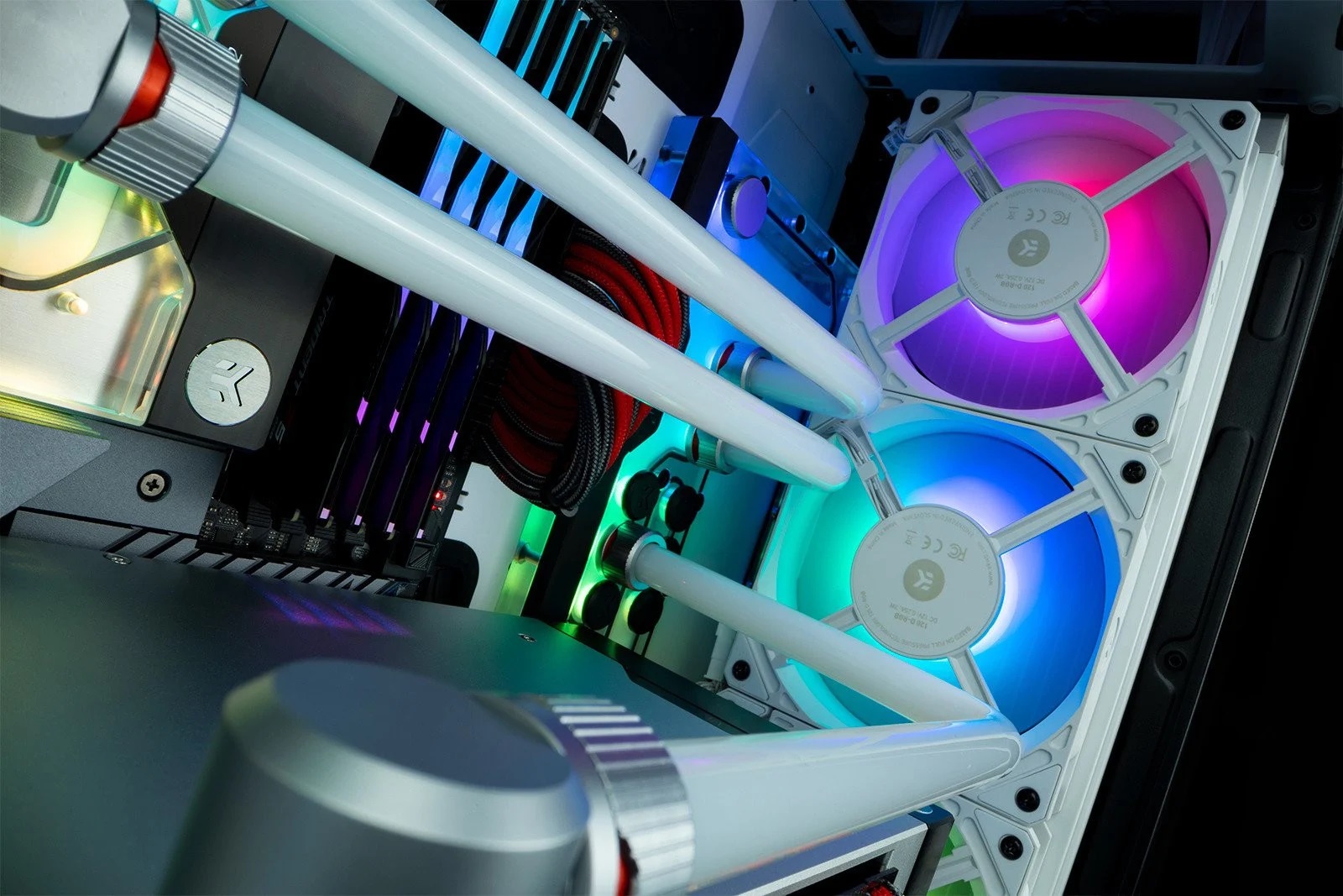 Ventilateur EK-Loop Fan FPT 140 D-RGB - White (600-2200rpm)