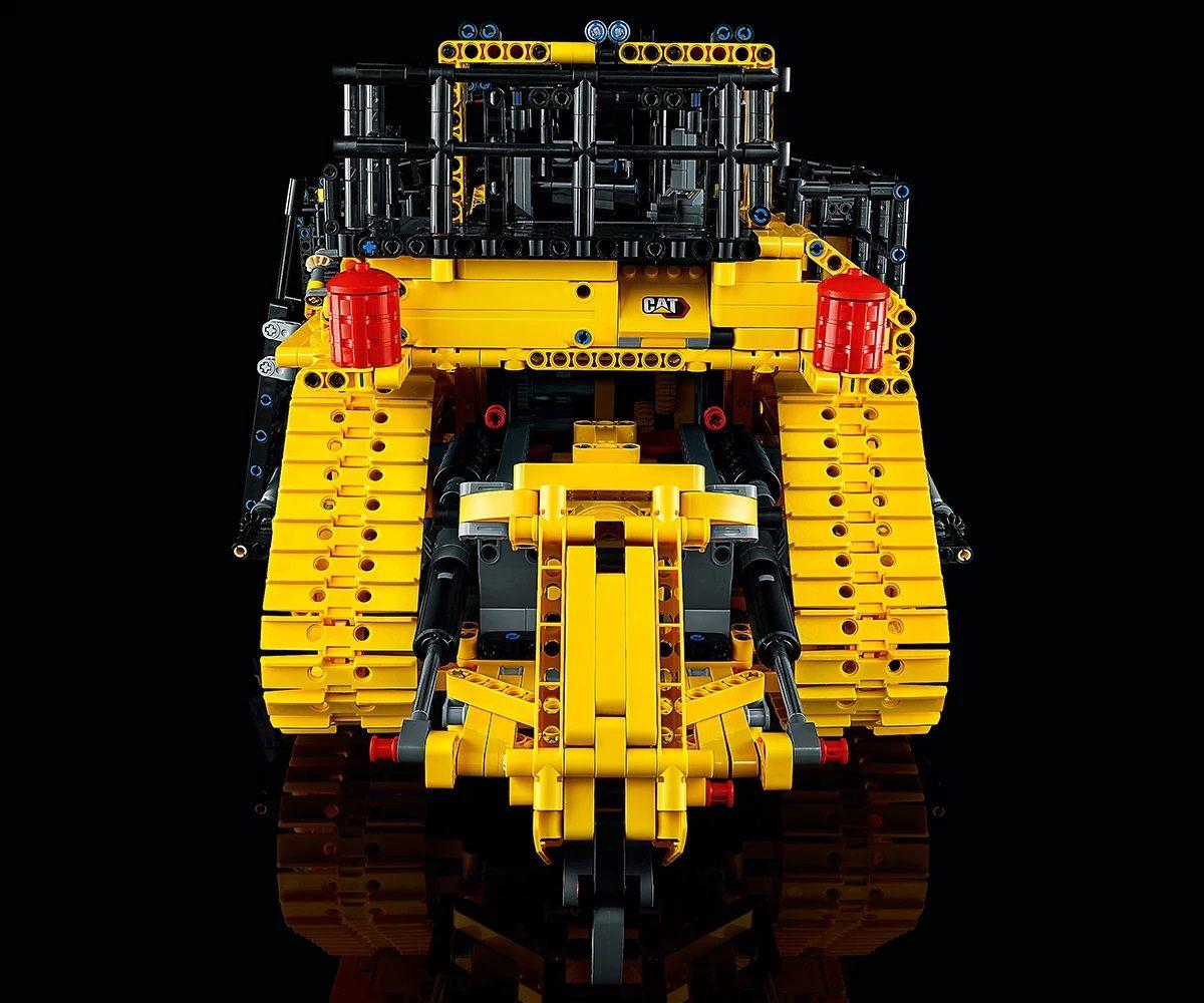 Конструктор LEGO Technic - Булдозер Cat D11 - 42131