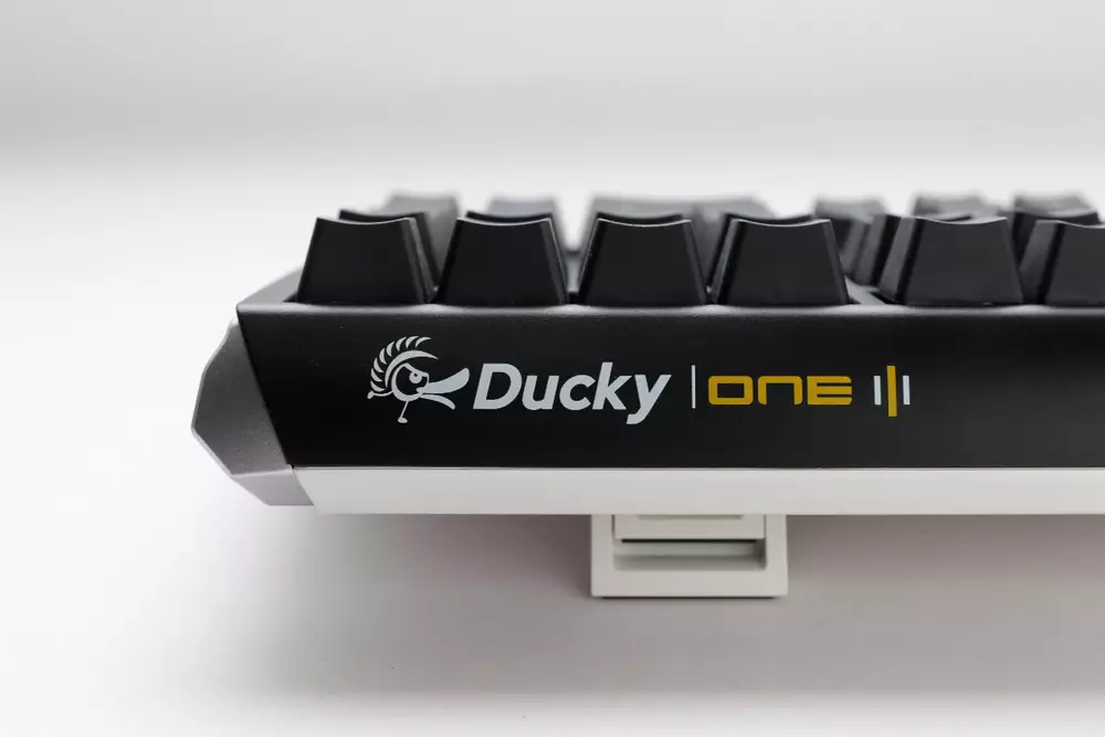 Геймърскa механична клавиатура Ducky One 3 Classic Full Size Hotswap Cherry MX Silver RGB PBT Keycaps