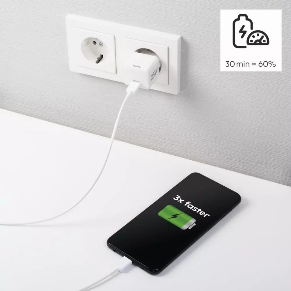 HAMA Бързо мини зарядно 220V, USB-C, PD/Qualcomm, 25W, бял