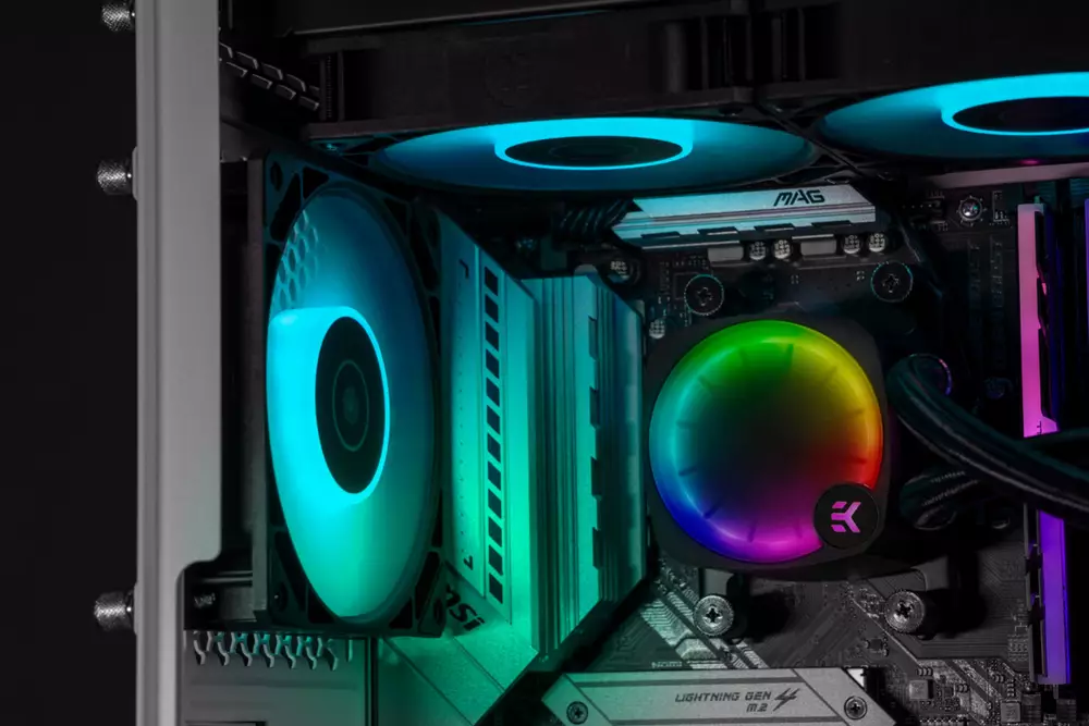 Водно охлаждане на процесора EK-Nucleus AIO CR360 Lux D-RGB