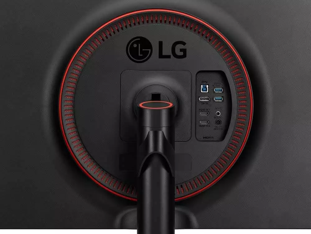Монитор LG 31.5" 32GK850G-B, QHD (2560x1440), VA, 144Hz, 5ms, G-Sync Compatible
