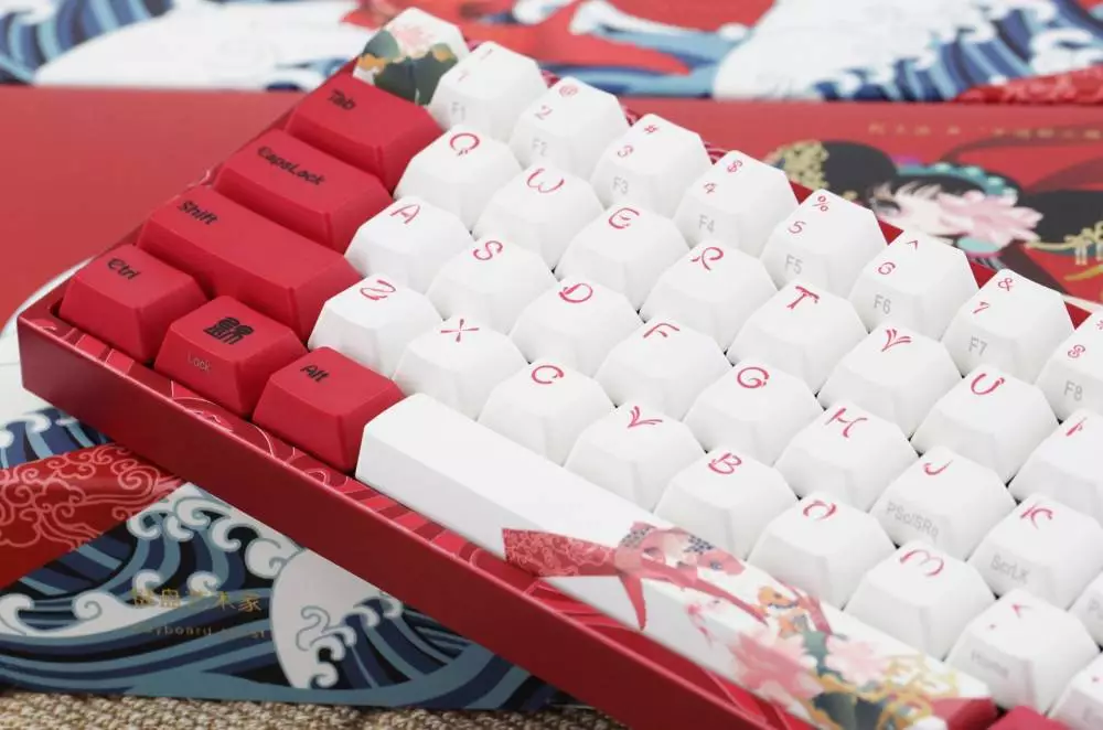 Геймърскa клавиатура Ducky x Varmilo Miya Koi 65% Cherry MX Red