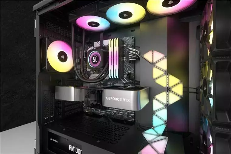Воден охладител за процесор Corsair iCUE H170i Elite LCD XT Display 420mm Black RGB - CW-9060076-WW