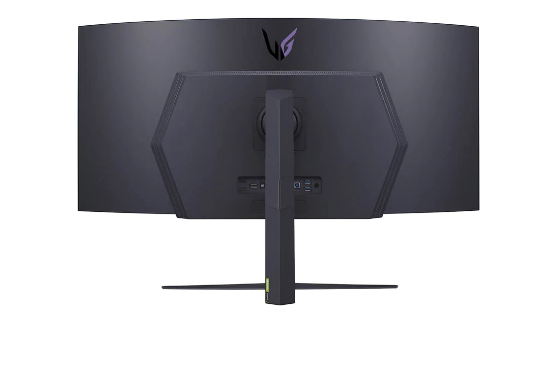 Монитор LG 45GR95QE-B, 45", OLED, Curved 800R, WQHD 3440x1440, 240Hz, 0.03ms, HDR, AMD FreeSync/G-Sync   