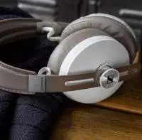 Слушалки Sennheiser MOMENTUM 3 Wireless - бели