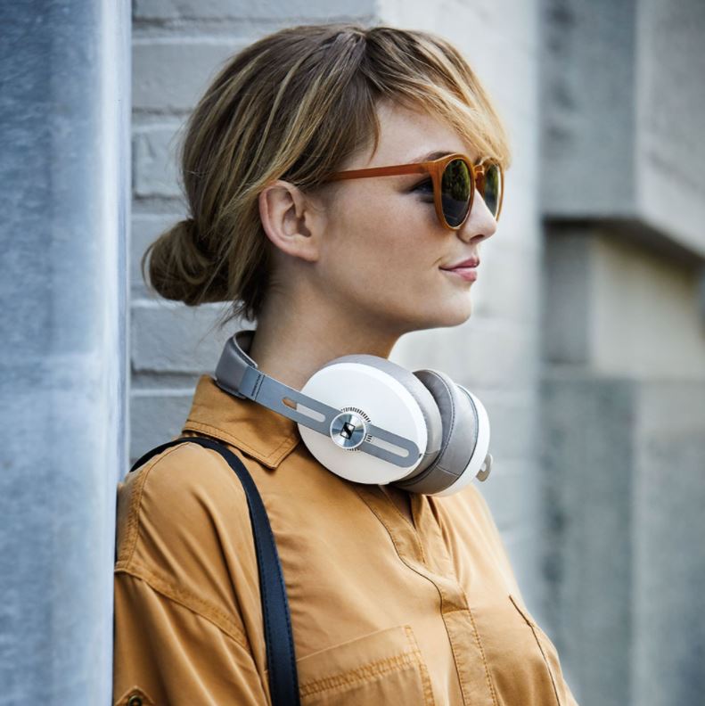 Слушалки Sennheiser MOMENTUM 3 Wireless - бели