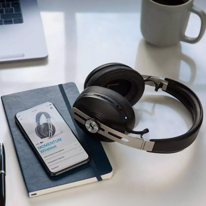 Слушалки Sennheiser MOMENTUM 3 Wireless - черни