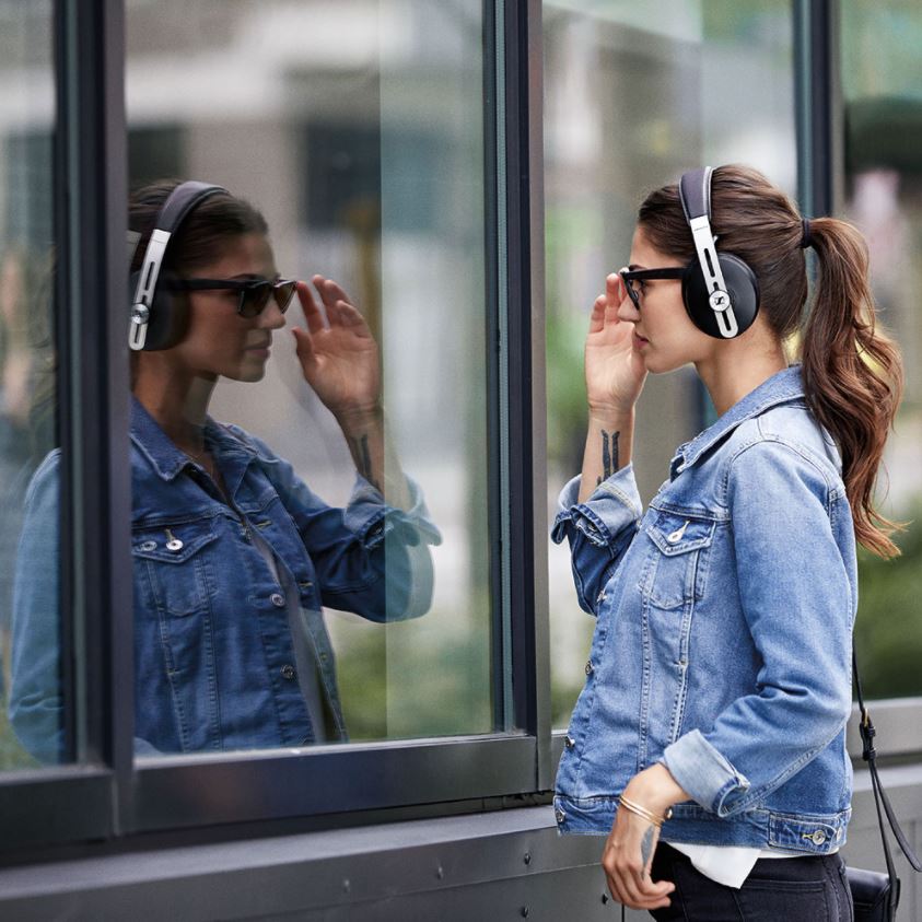 Слушалки Sennheiser MOMENTUM 3 Wireless - черни