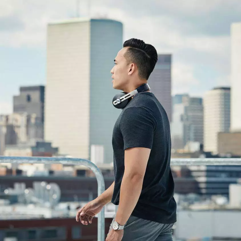 Слушалки Sennheiser MOMENTUM 3 Wireless - черни