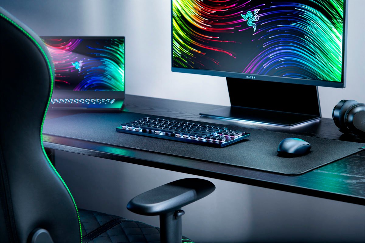 Геймърска клавиатура Razer DeathStalker V2 Pro Tenkeyless Wireless Low Profile Optical Linear Red Switch US - RZ03-04370100-R3M1 