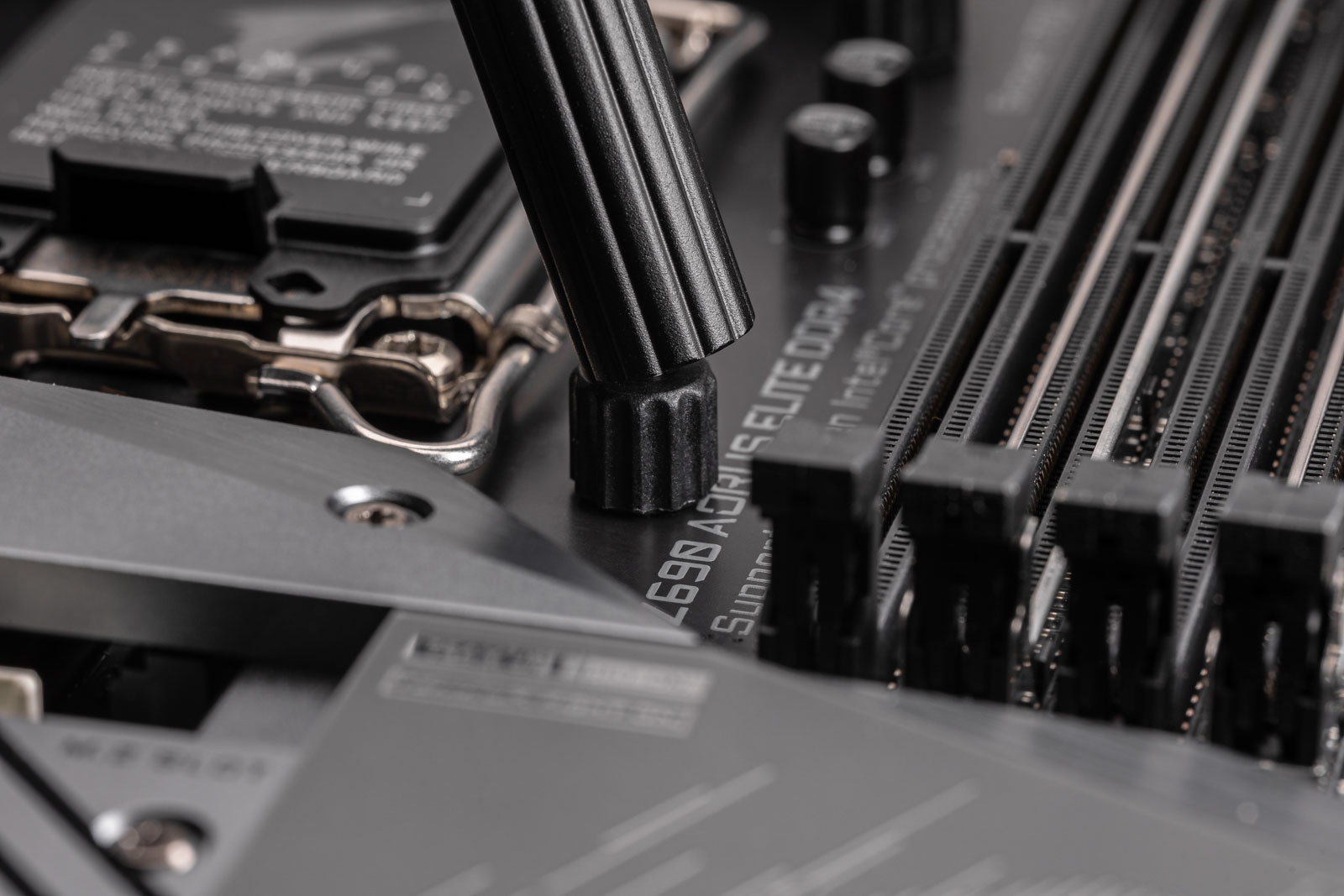 Водно охлаждане за процесор EK-Nucleus AIO CR240 Dark