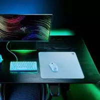 Геймърски пад Razer Atlas White, Glass gaming mousepad - RZ02-04890200-R3M1