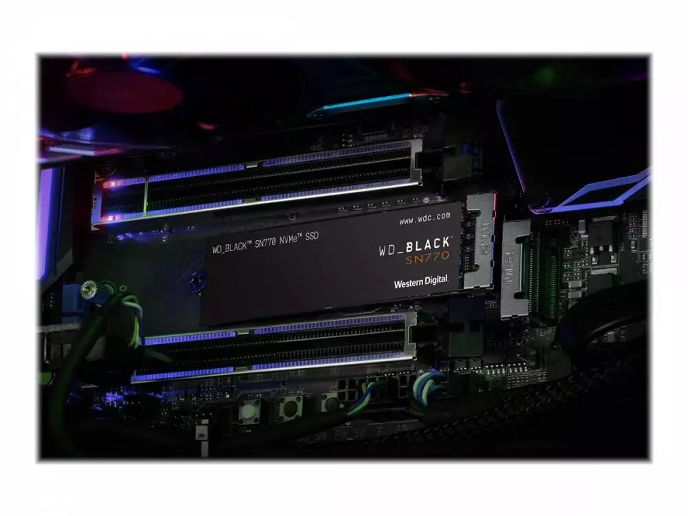 Диск SSD WD Black SN770 2TB M.2 2280 NVMe PCIe Gen4 x4 - WDS200T3X0E