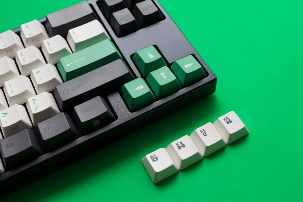 Πληκτρολόγιο παιχνιδιών Ducky x Varmilo Miya Panda V2 65% Cherry MX Silent Red