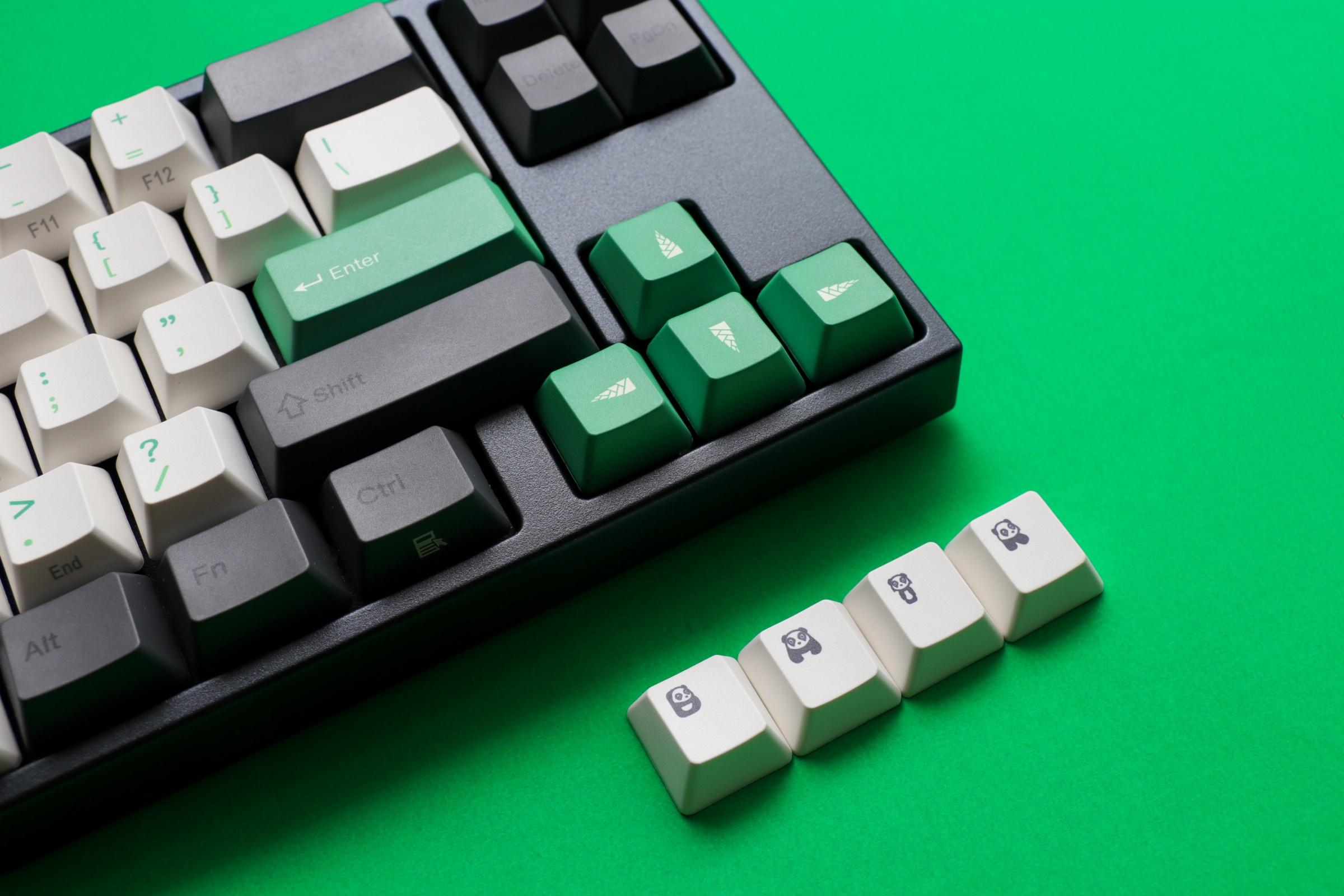Πληκτρολόγιο παιχνιδιών Ducky x Varmilo Miya Panda V2 65% Cherry MX Silent Red