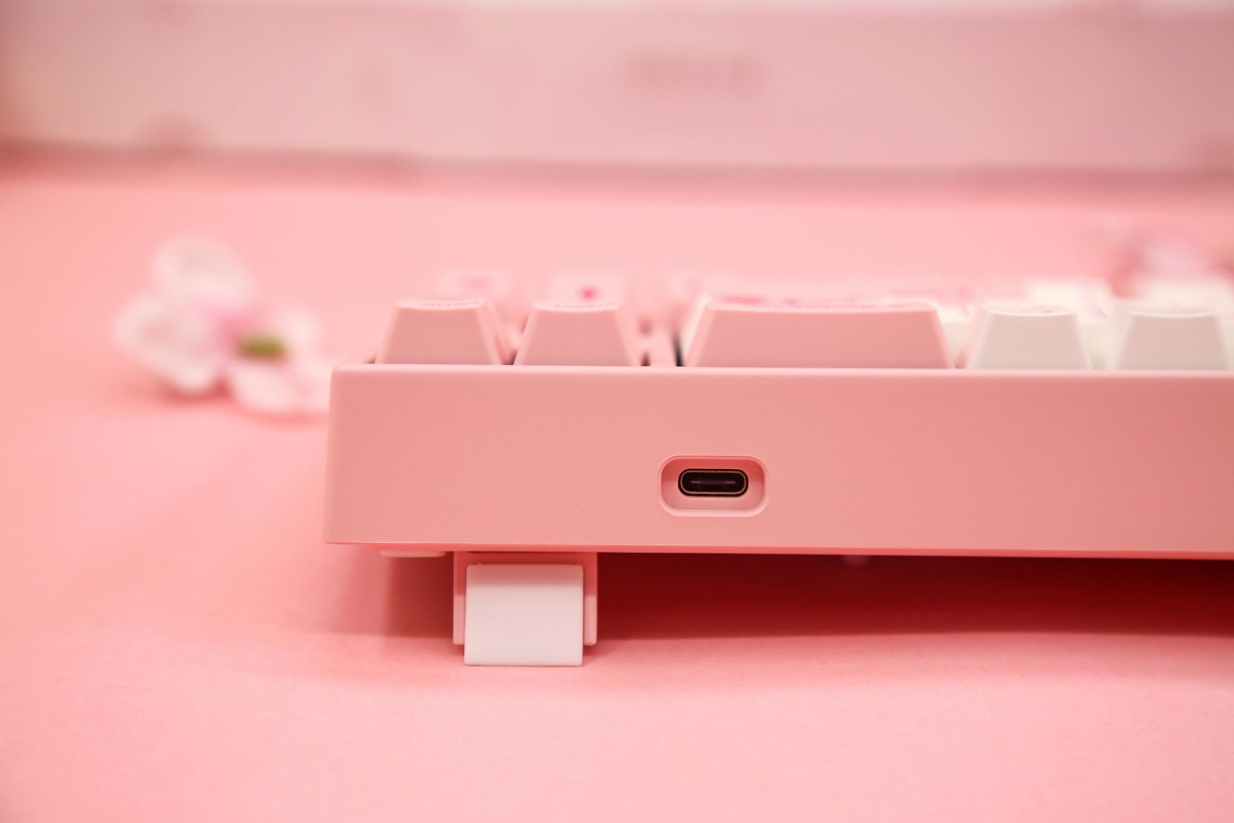 Геймърскa клавиатура Ducky x Varmilo Miya Sakura V2 65% Cherry MX Silent Red