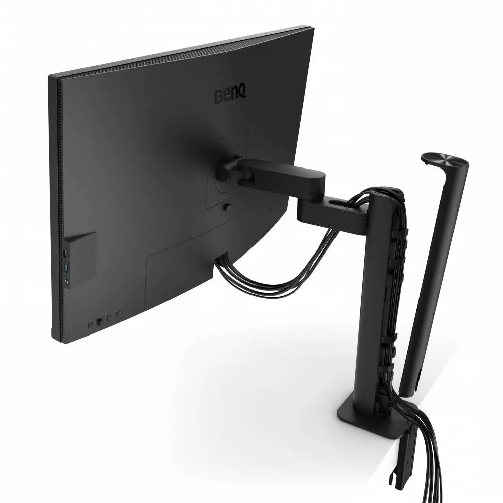 Монитор BenQ PD3205UA, 31.5", IPS, 4K UHD 3840x2160, 60Hz, HDR10, HDMI, DP, USB-C PD