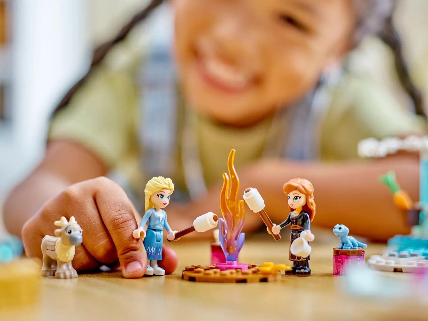 LEGO Disney - Elsa's Frozen Castle - 43238