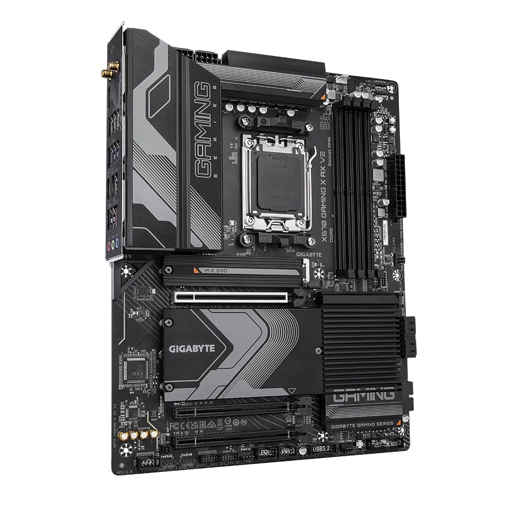 Дънна платка Gigabyte X670 GAMING X AX V2 AM5