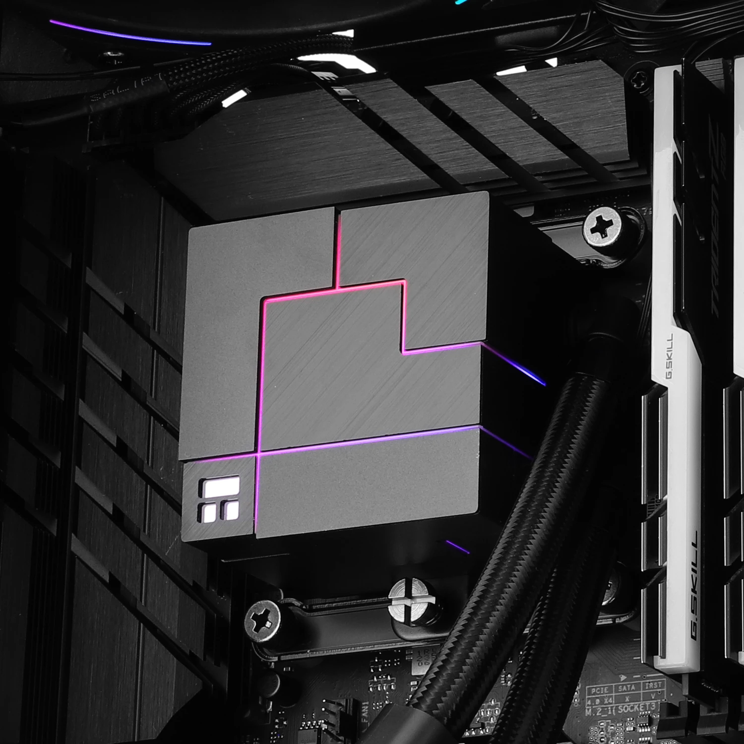 Водно охлаждане за процесор Thermalright Core Matrix 240 Black Water Cooling