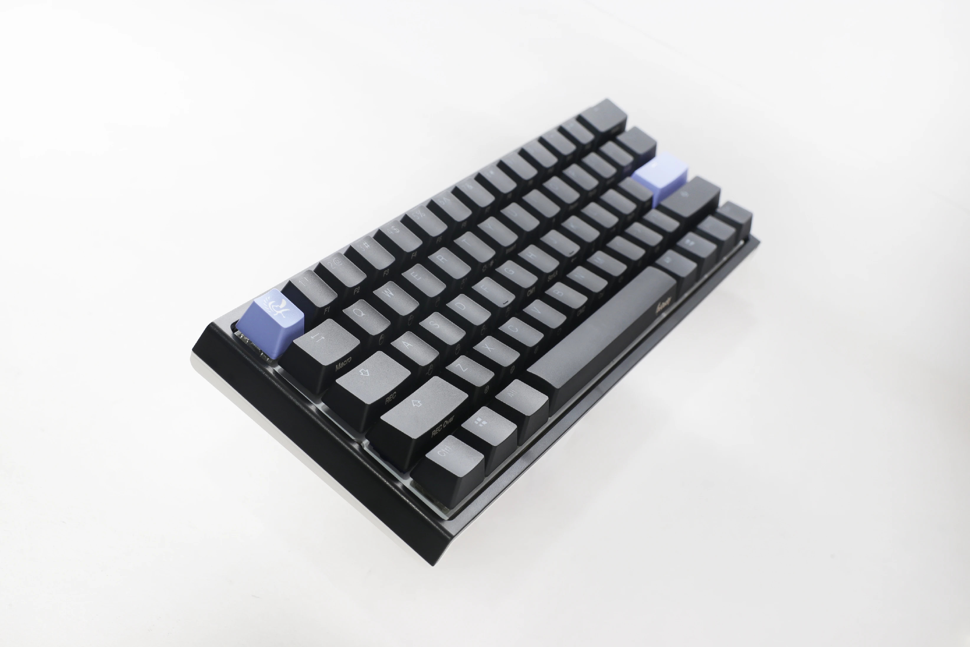 Ducky професионална геймърска механична клавиатура Professional Gaming Mechanical Keyboard One 2 Pro Mini - Kailh Red Switches [Linear]