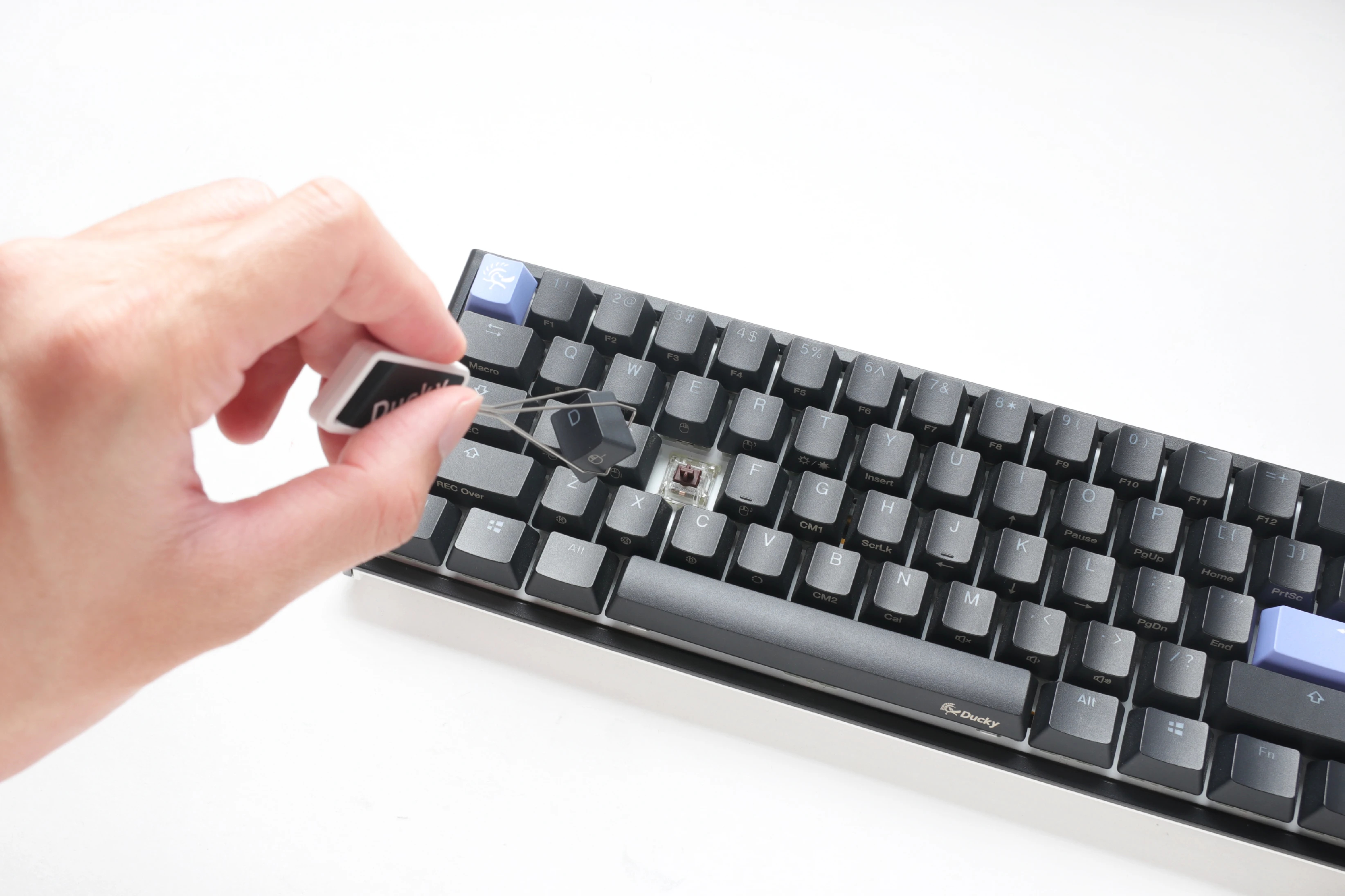 Ducky професионална геймърска механична клавиатура Professional Gaming Mechanical Keyboard One 2 Pro Mini - Kailh Box Brown Switches [Tactile]