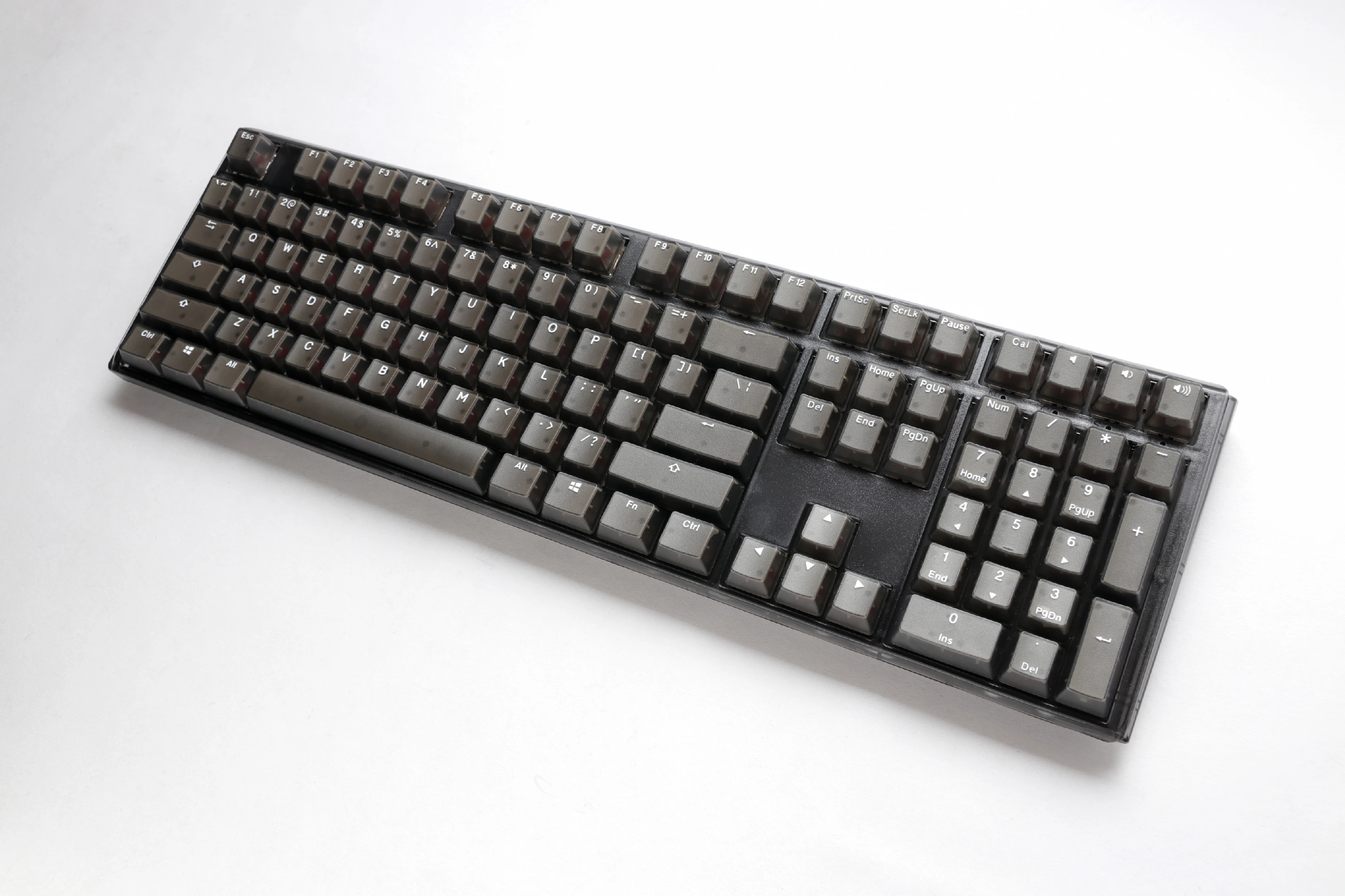 Ducky професионална геймърска механична клавиатура Professional Gaming Mechanical Keyboard One 3 Aura Black - Cherry MX RGB Brown Switches [Tactile]