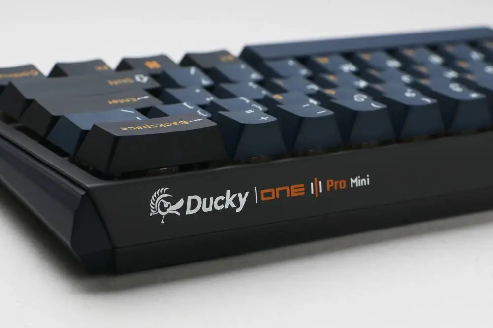 Ducky професионална геймърска механична клавиатура Professional Gaming Mechanical Keyboard One 3 Pro Mini Nazca Line - 8K, Cherry MX2A RGB Speed Silver