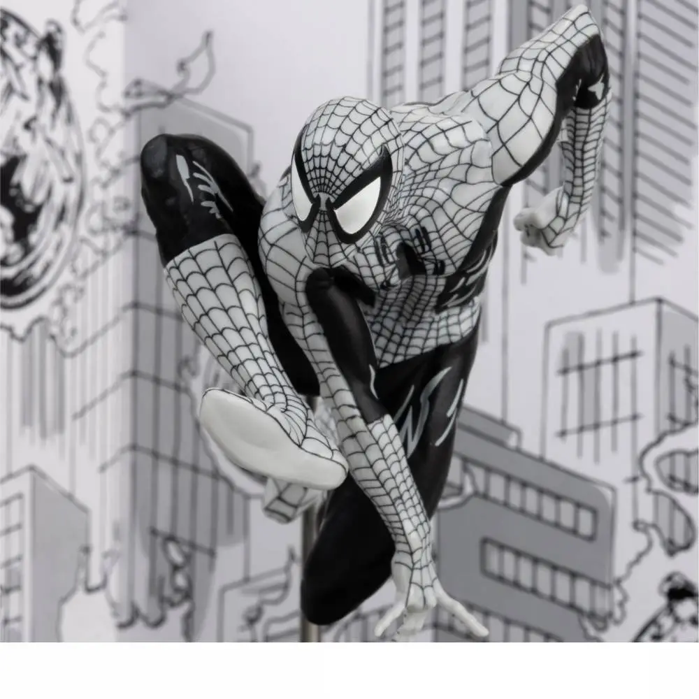 Фигурка FMarvel Spider-Man (Line Art) 1:10th Scale Collectible with Scene (Spider-Man #6) Gold Label