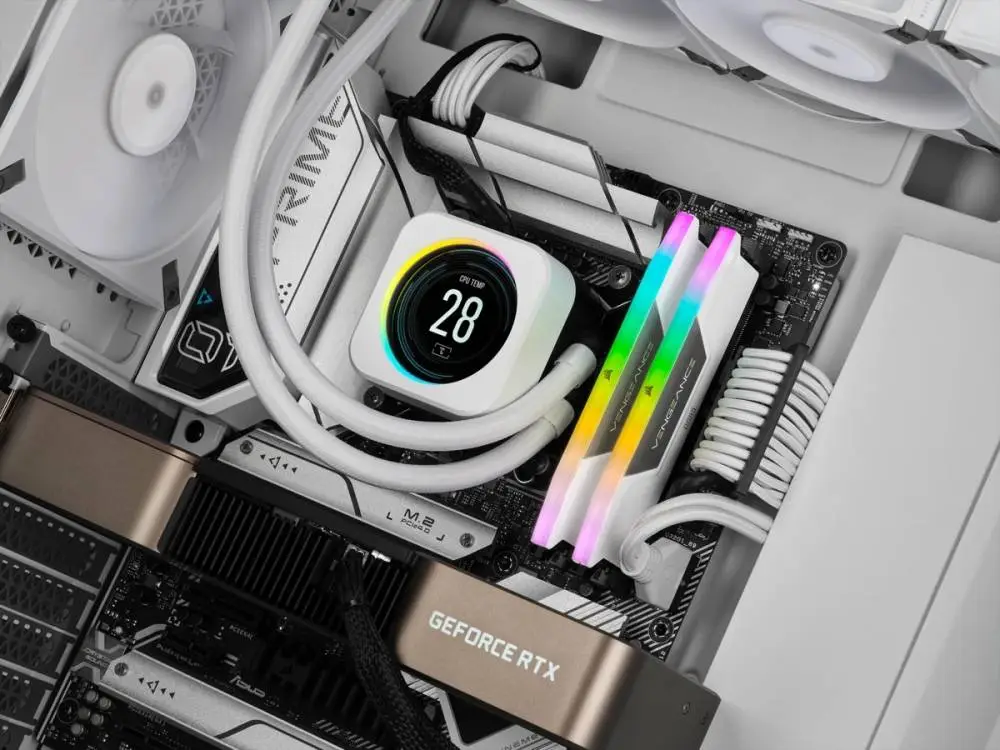 Памет Corsair Vengeance RGB White 32GB (2x16GB) DDR5 6000MHz CL30 EXPO/XMP - CMH32GX5M2B6000Z30W