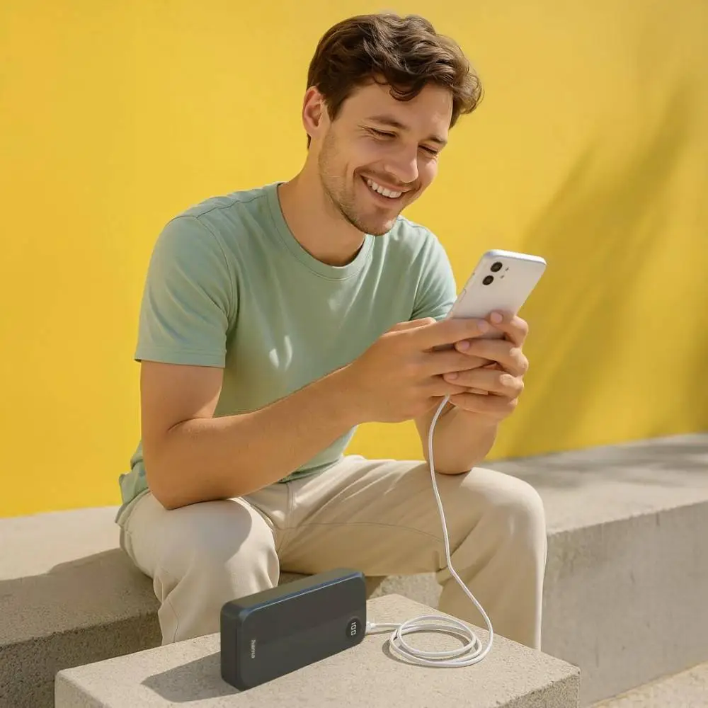 HAMA Външна батерия 20000 mAh, 3 изхода: 2 x USB-C, 1 x USB-A, черна