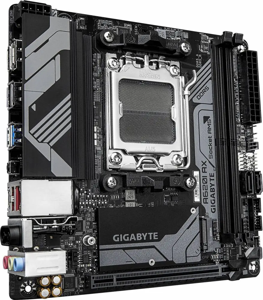 Дънна платка GIGABYTE A620I AX AM5