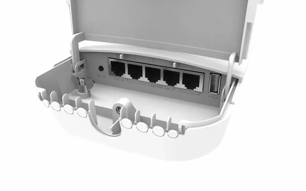 Безжичен Access Point MikroTik OmniTik PoE ac, За открито, 5 &times; 10/100/1000 Mbps