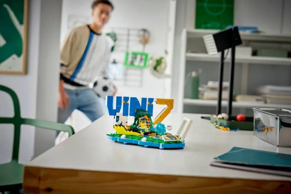 LEGO Editions Football: Vini Jr. &ndash; Football Highlights (43027)