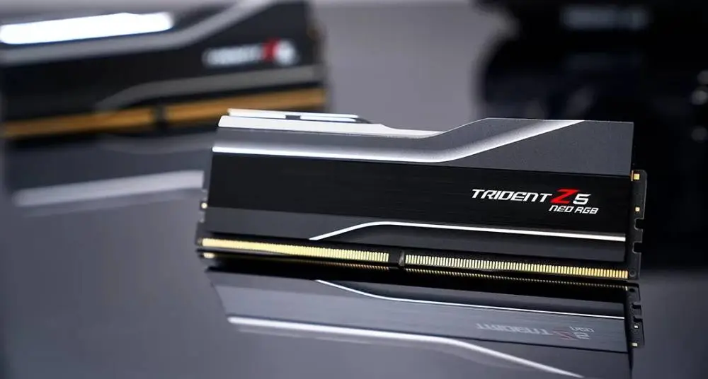 Памет G.Skill Trident Z5 RGB 32GB (2x16GB) DDR5 6400MHz CL30 EXPO/XMP - F5-6400J3039G16GX2-TZ5NR