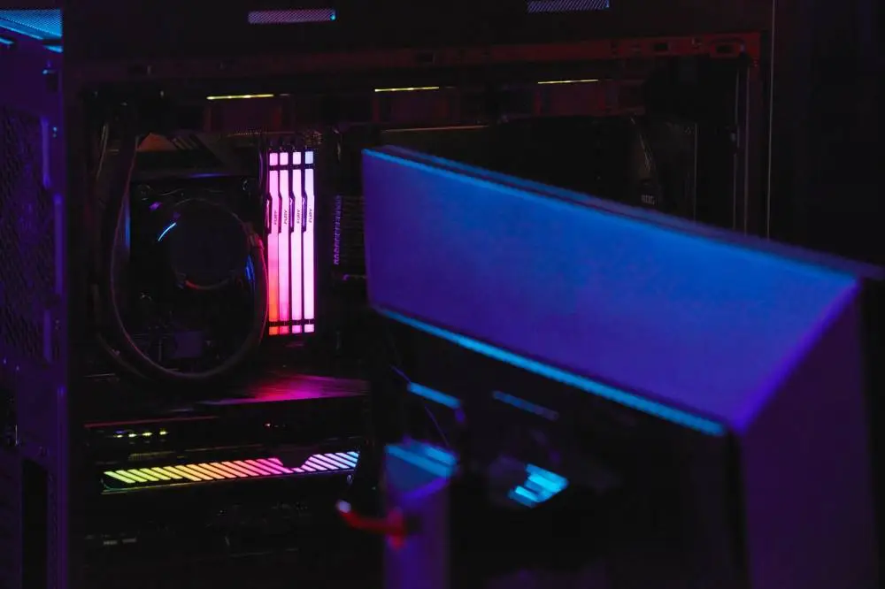 Памет Kingston FURY Beast RGB 32GB (2x16GB) DDR5 6000MHz CL30 EXPO/XMP - KF560C30BBEAK2-32