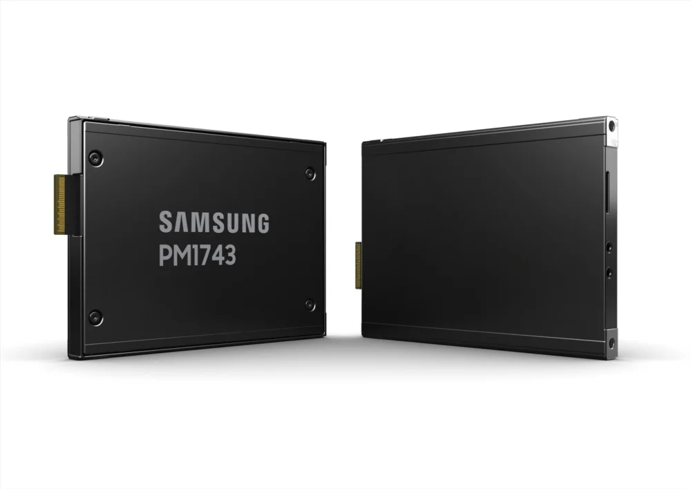 Диск SSD Samsung Server PM1743, 3.84TB, 2.5", PCIe 5.0 x4 NVMe BULK - MZWLO3T8HCLS-00A07