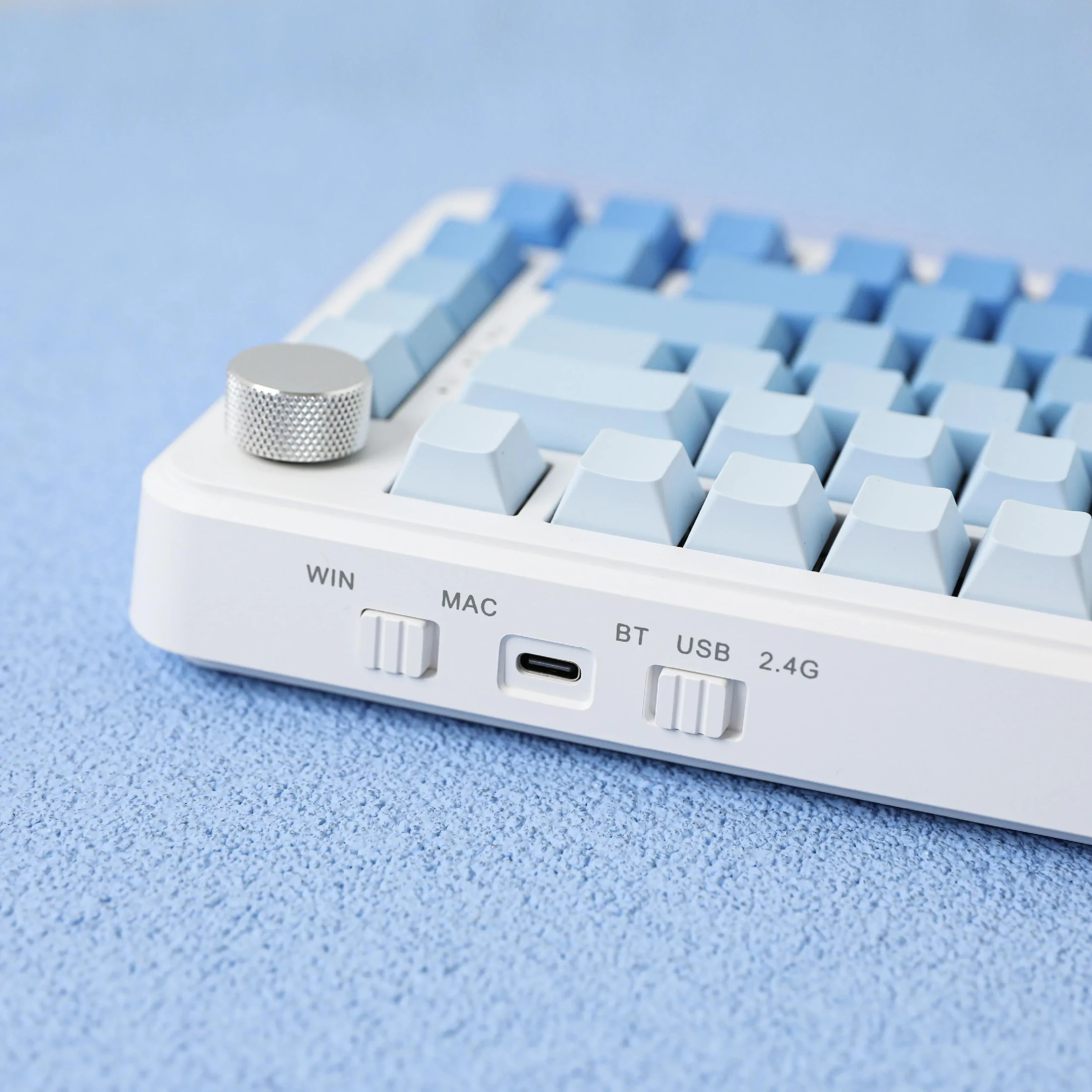 Ajazz Wireless Gaming Mechanical Keyboard AK820 MAX - White birch [Linear] (English US), Side Printed, Gray