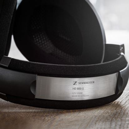 Новият облик на HD 800 S