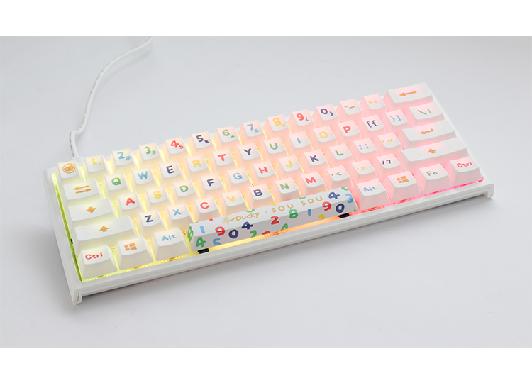 RGB подсветка на бутоните със сияйни светлинни ефекти